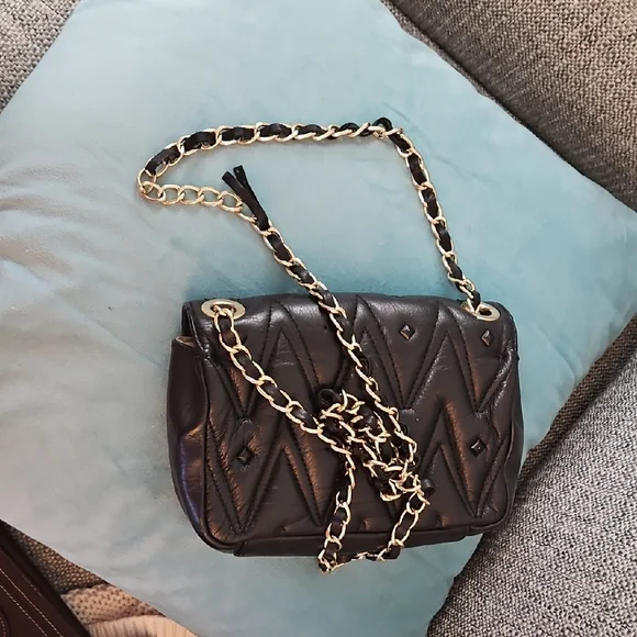 Valentino Black Leather Crossbody Bag with Gold Chain - Picture 3 of 3